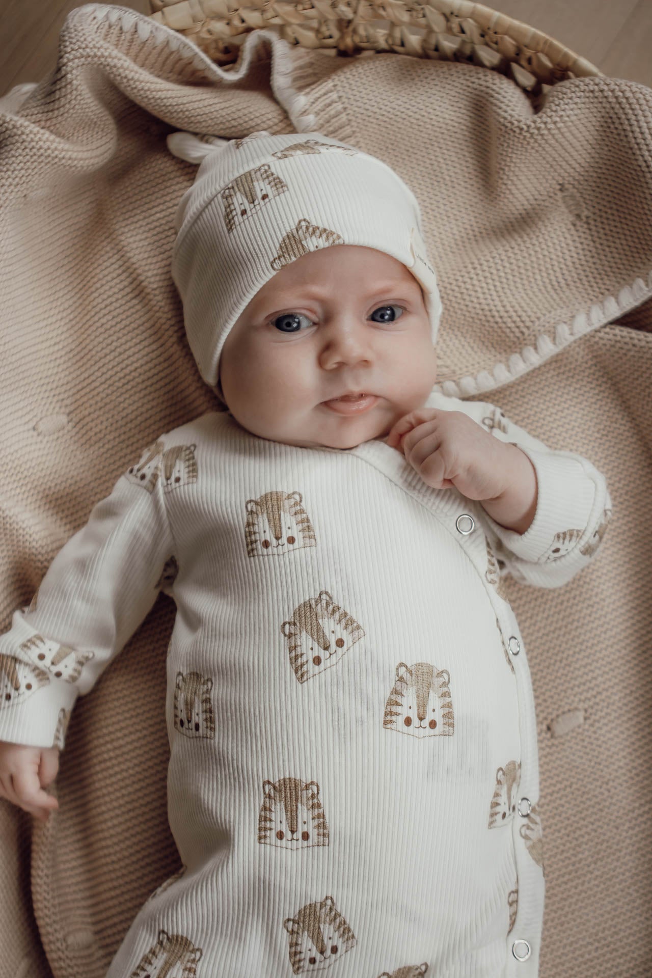 Baby-Ripp-Dino-Mütze