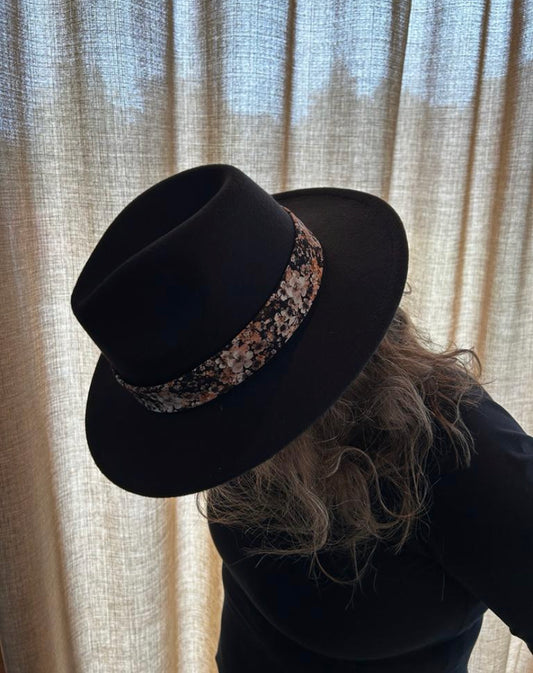 Hat black