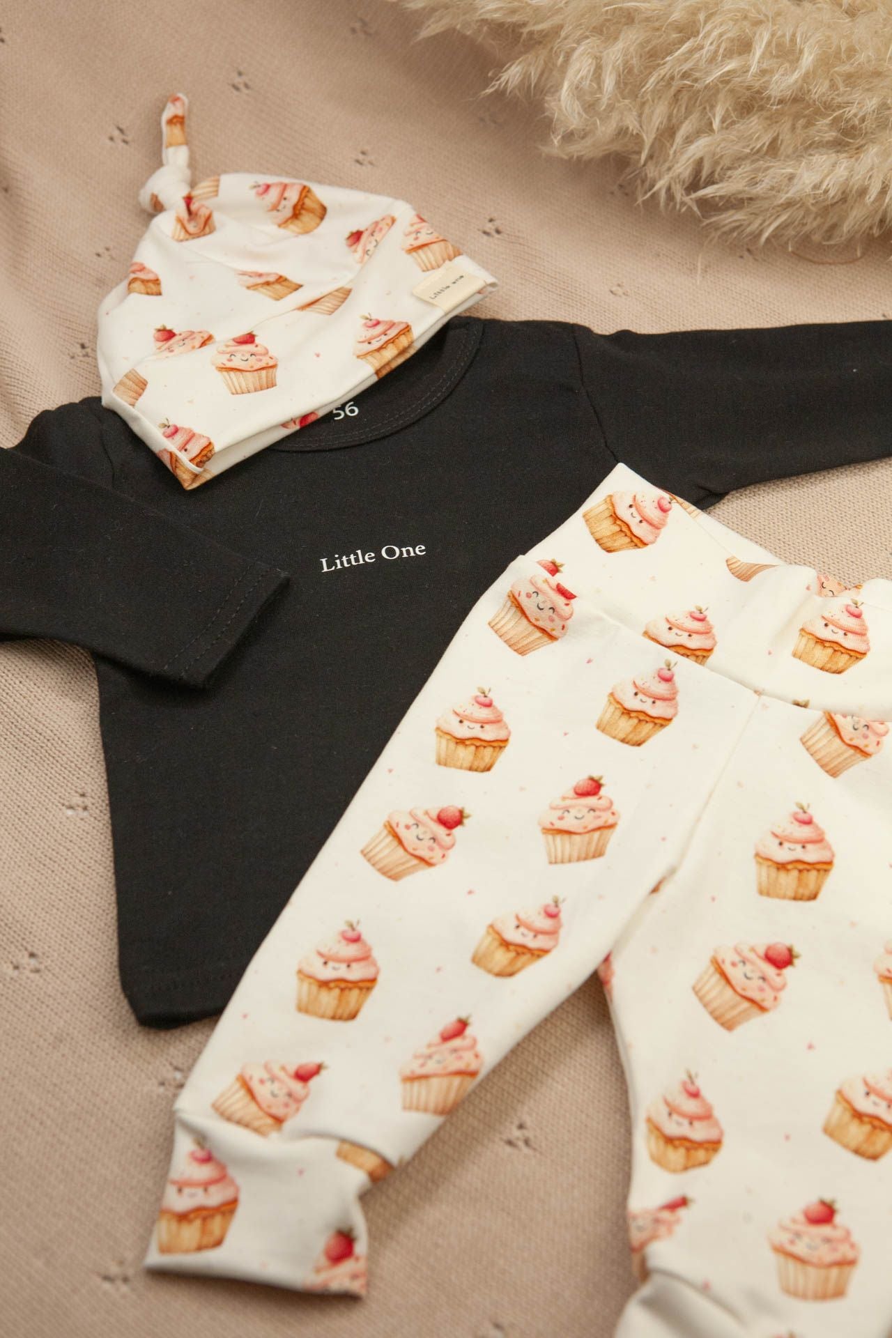 Offer set little one cupcakes