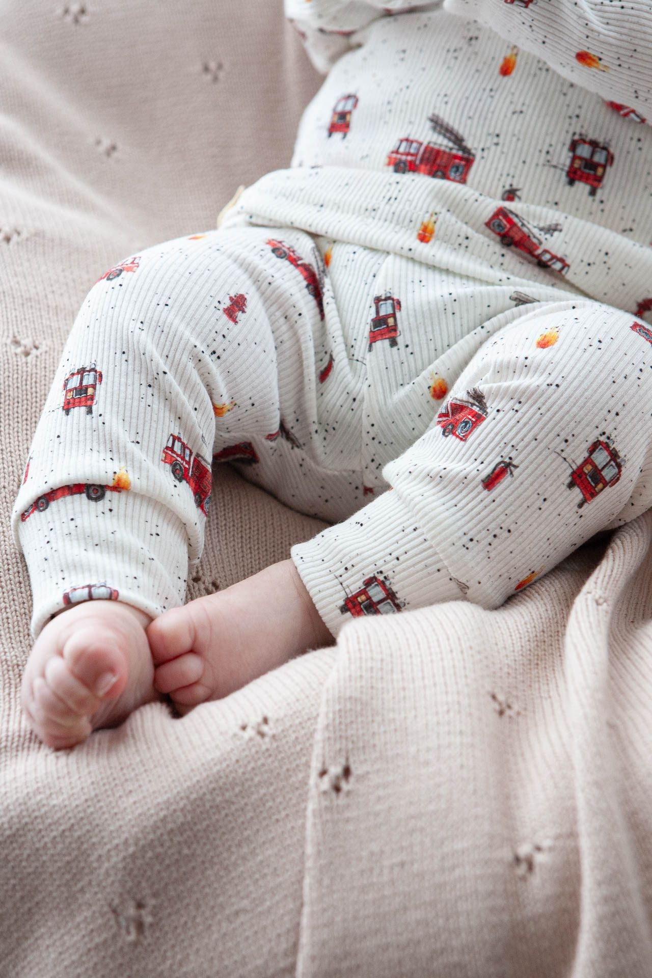 Baby rib leggings with fire engines