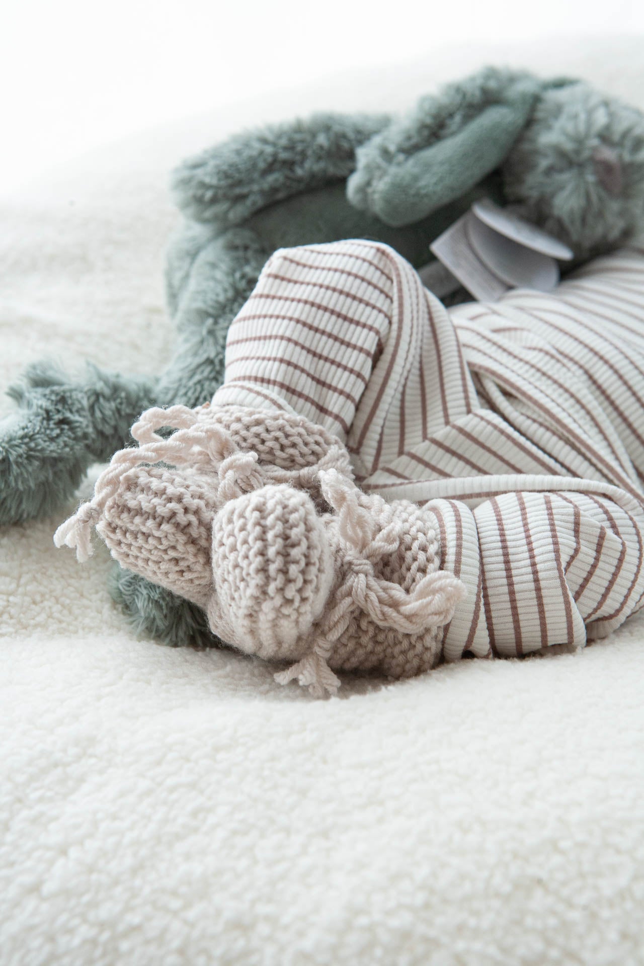 Merino wool slippers wheat
